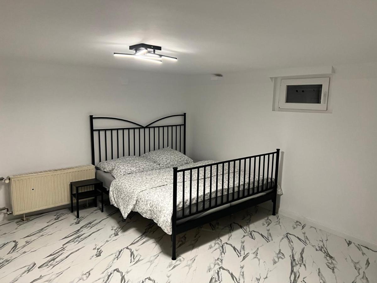 Nice Calm Souterrain Appertment In Ratingen Ngoại thất bức ảnh